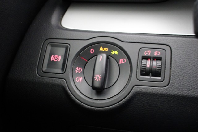 VOLKSWAGEN PASSAT 2.0 TDI Comfortline - , Autobedrijf Zieleman, Nieuwleusen