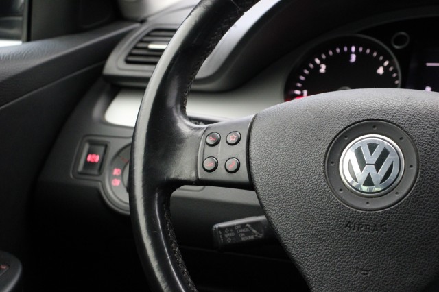 VOLKSWAGEN PASSAT 2.0 TDI Comfortline - , Autobedrijf Zieleman, Nieuwleusen