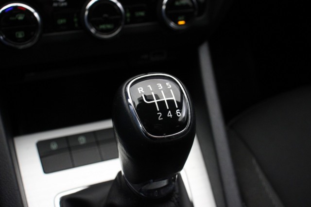 SKODA OCTAVIA Combi 1.0 TSI Greentech Business Edition - Carplay, Cruise, PDC, Clima, Autobedrijf Zieleman, Nieuwleusen