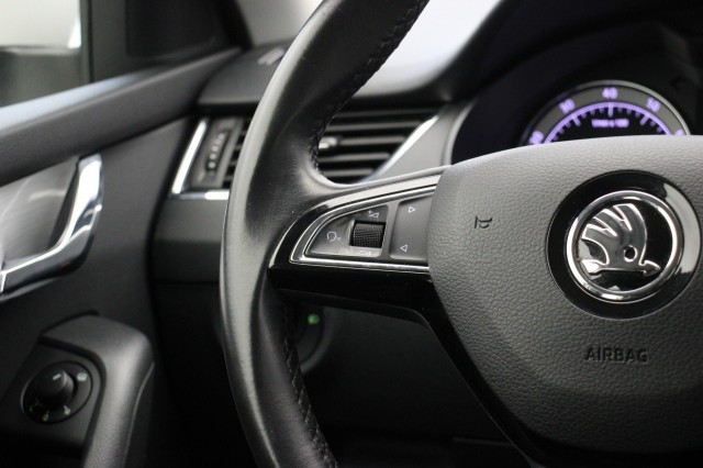 SKODA OCTAVIA Combi 1.0 TSI Greentech Business Edition - Carplay, Cruise, PDC, Clima, Autobedrijf Zieleman, Nieuwleusen