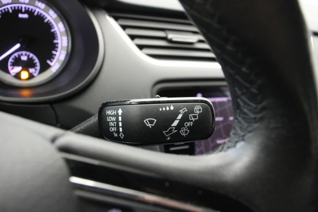 SKODA OCTAVIA Combi 1.0 TSI Greentech Business Edition - Carplay, Cruise, PDC, Clima, Autobedrijf Zieleman, Nieuwleusen