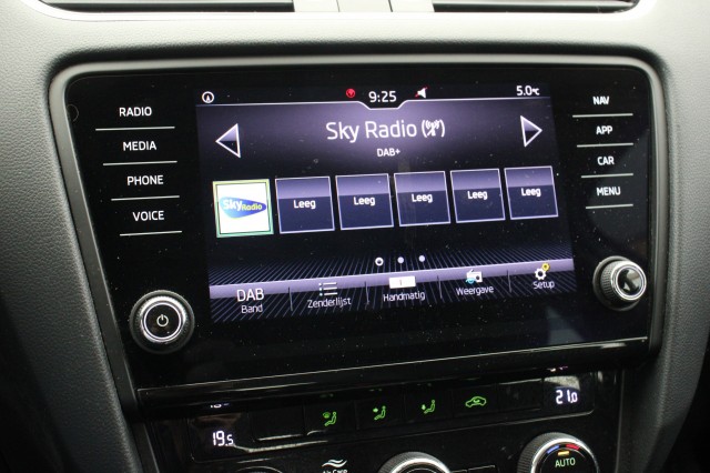 SKODA OCTAVIA Combi 1.0 TSI Greentech Business Edition - Carplay, Cruise, PDC, Clima, Autobedrijf Zieleman, Nieuwleusen