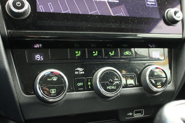 SKODA OCTAVIA Combi 1.0 TSI Greentech Business Edition - Carplay, Cruise, PDC, Clima, Autobedrijf Zieleman, Nieuwleusen
