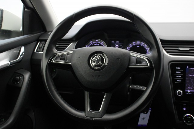 SKODA OCTAVIA Combi 1.0 TSI Greentech Business Edition - Carplay, Cruise, PDC, Clima, Autobedrijf Zieleman, Nieuwleusen