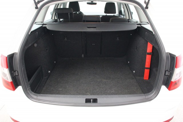 SKODA OCTAVIA Combi 1.0 TSI Greentech Business Edition - Carplay, Cruise, PDC, Clima, Autobedrijf Zieleman, Nieuwleusen