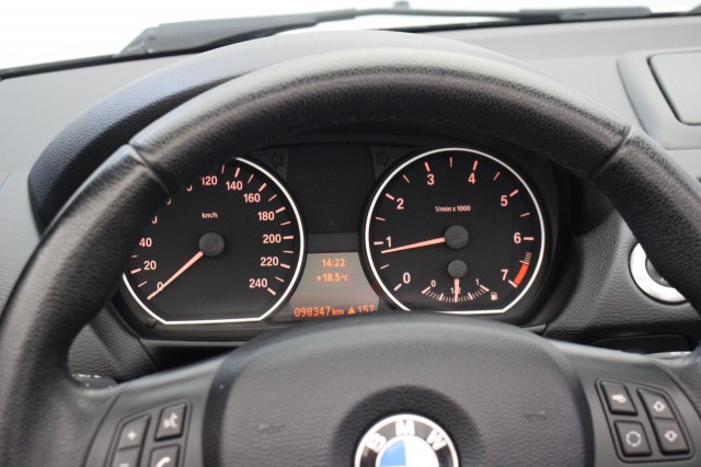 BMW 1-SERIE Cabrio 118i High Executive , Autobedrijf Zieleman, Nieuwleusen