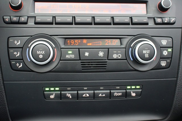 BMW 1-SERIE Cabrio 118i High Executive , Autobedrijf Zieleman, Nieuwleusen