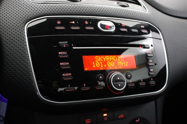 FIAT PUNTO 1.2 Pop 5 - Airco, Autobedrijf Zieleman, Nieuwleusen