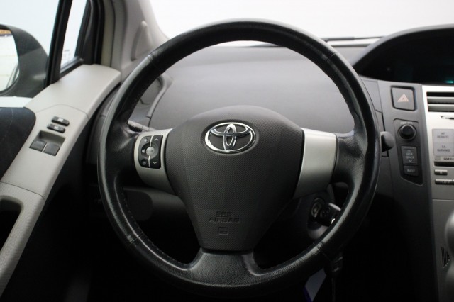 TOYOTA YARIS 1.3 VVTi Luna 5 Deurs  - , Autobedrijf Zieleman, Nieuwleusen