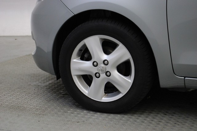 TOYOTA YARIS 1.3 VVTi Luna 5 Deurs  - , Autobedrijf Zieleman, Nieuwleusen