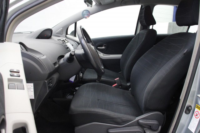 TOYOTA YARIS 1.3 VVTi Luna 5 Deurs  - , Autobedrijf Zieleman, Nieuwleusen