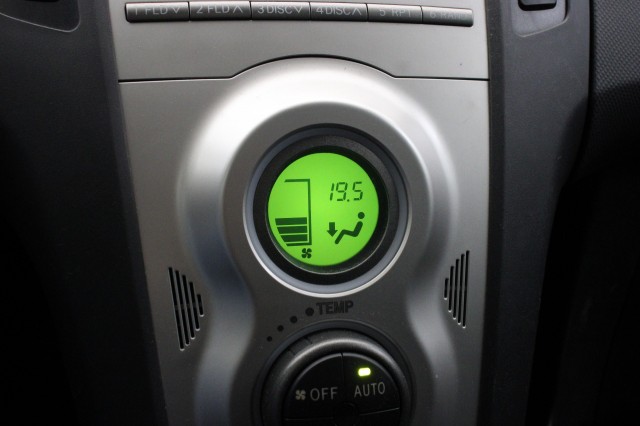 TOYOTA YARIS 1.3 VVTi Luna 5 Deurs  - , Autobedrijf Zieleman, Nieuwleusen