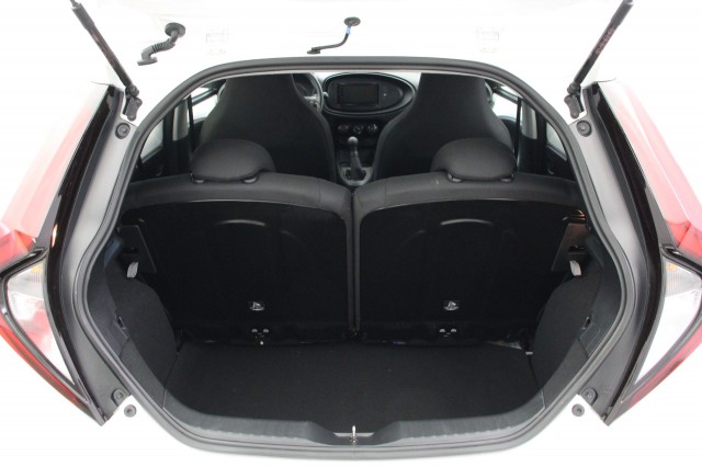 TOYOTA AYGO X 1.0 VVT-i MT - Carplay, Cruise, Airco, Autobedrijf Zieleman, Nieuwleusen