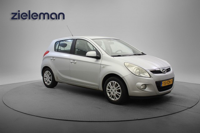 Hyundai I20 - 1.2i DynamicVersion - Airco, Nieuwe APK!