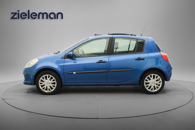 RENAULT CLIO 1.4-16V Dynamic Luxe - Panorama, Airco, Trekhaak, APK tot 01-27!, Autobedrijf Zieleman, Nieuwleusen