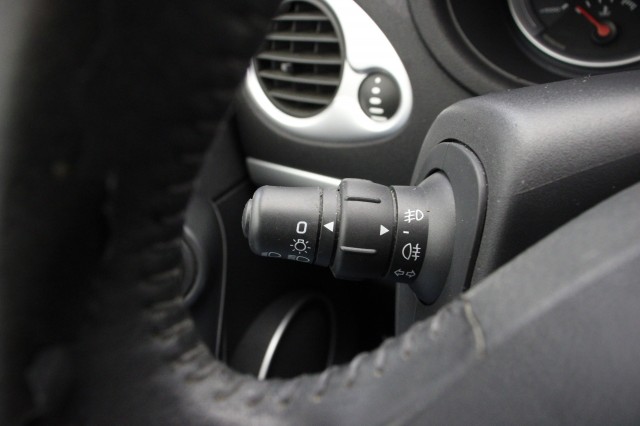 RENAULT CLIO 1.4-16V Dynamic Luxe - Panorama, Airco, Trekhaak, APK tot 01-27!, Autobedrijf Zieleman, Nieuwleusen