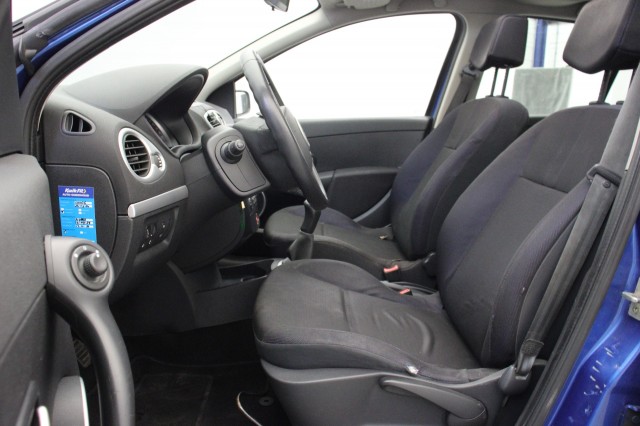 RENAULT CLIO 1.4-16V Dynamic Luxe - Panorama, Airco, Trekhaak, APK tot 01-27!, Autobedrijf Zieleman, Nieuwleusen