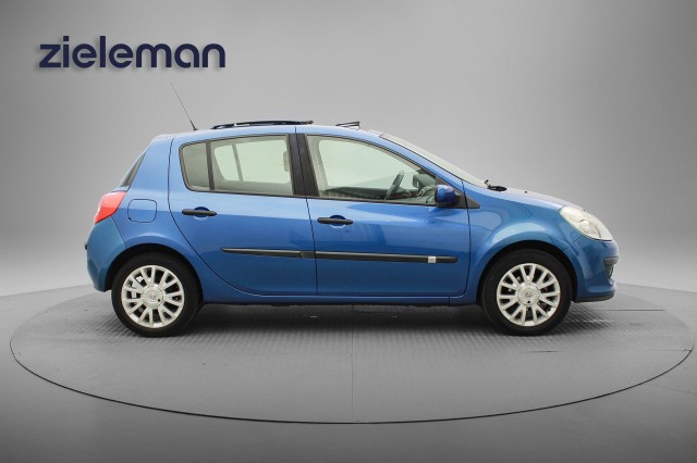 RENAULT CLIO 1.4-16V Dynamic Luxe - Panorama, Airco, Trekhaak, APK tot 01-27!, Autobedrijf Zieleman, Nieuwleusen