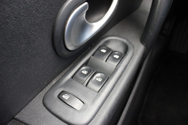 RENAULT CLIO 1.4-16V Dynamic Luxe - Panorama, Airco, Trekhaak, APK tot 01-27!, Autobedrijf Zieleman, Nieuwleusen