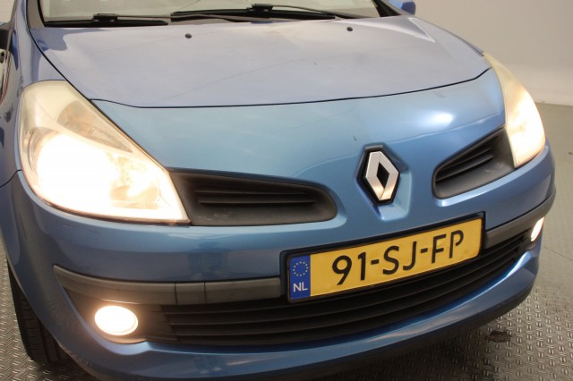 RENAULT CLIO 1.4-16V Dynamic Luxe - Panorama, Airco, Trekhaak, APK tot 01-27!, Autobedrijf Zieleman, Nieuwleusen