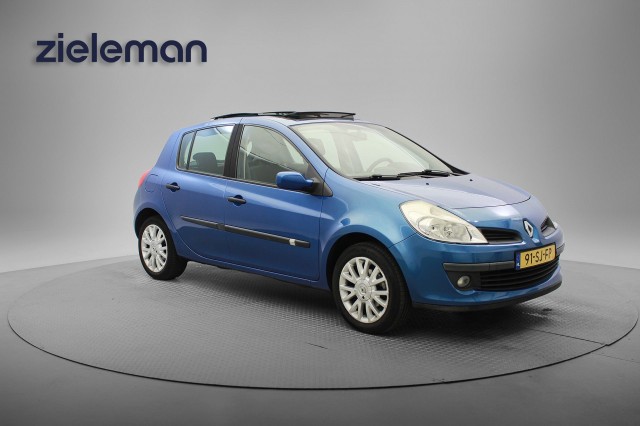 RENAULT CLIO 1.4-16V Dynamic Luxe - Panorama, Airco, Trekhaak, APK tot 01-27!, Autobedrijf Zieleman, Nieuwleusen