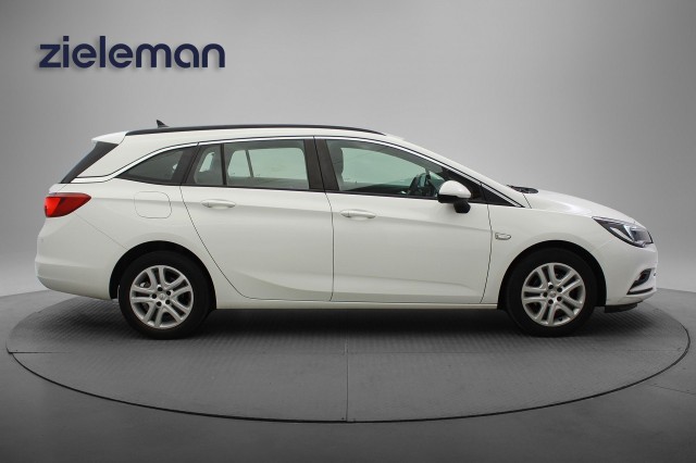 OPEL ASTRA Sportstourer 1.0 Business + - Carplay, Navi, Cruise, Trekhaak, Autobedrijf Zieleman, Nieuwleusen