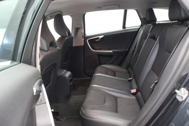 VOLVO V60 2.0 D4 Momentum - , Autobedrijf Zieleman, Nieuwleusen