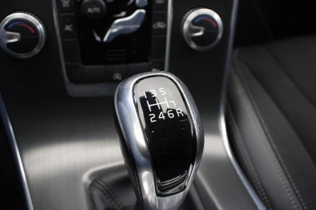 VOLVO V60 2.0 D4 Momentum - , Autobedrijf Zieleman, Nieuwleusen