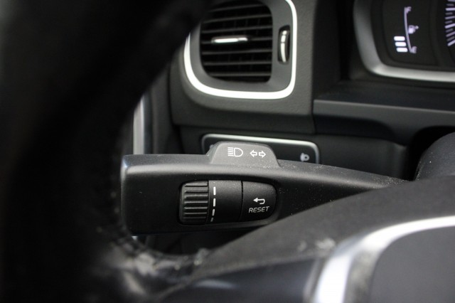 VOLVO V60 2.0 D4 Momentum - , Autobedrijf Zieleman, Nieuwleusen