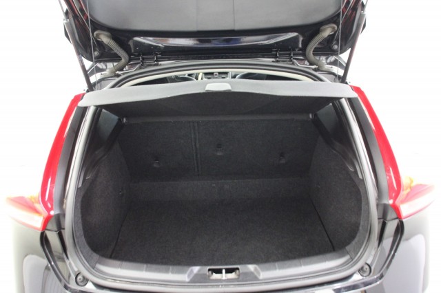 VOLVO V40 2.0 D2 Summum Business - , Autobedrijf Zieleman, Nieuwleusen