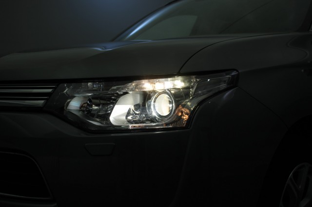 MITSUBISHI OUTLANDER 2.0 PHEV Intense + - , Autobedrijf Zieleman, Nieuwleusen