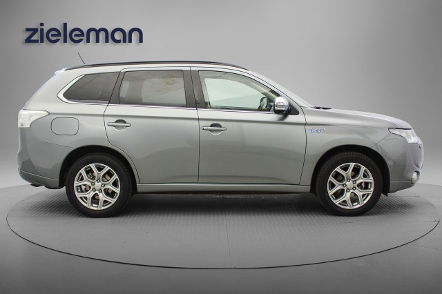 MITSUBISHI OUTLANDER 2.0 PHEV Intense + - , Autobedrijf Zieleman, Nieuwleusen