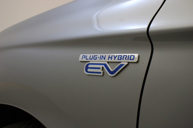 MITSUBISHI OUTLANDER 2.0 PHEV Intense + - , Autobedrijf Zieleman, Nieuwleusen