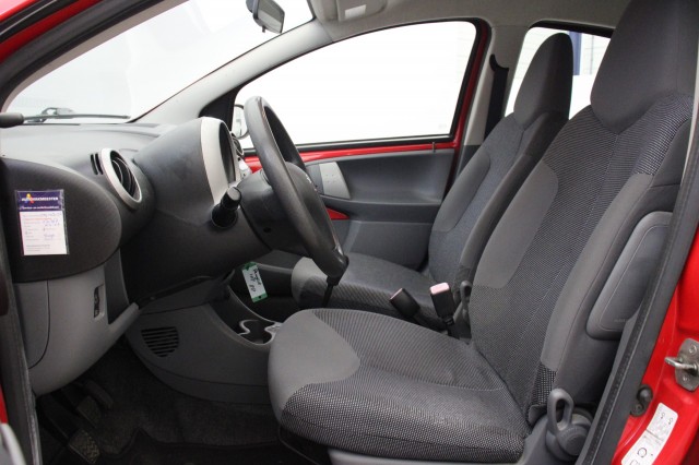 PEUGEOT 107 1.0-12V XS 5 Deurs - Airco, Autobedrijf Zieleman, Nieuwleusen