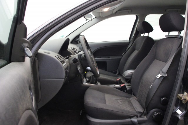 FORD MONDEO Wagon 1.8-16V Ambiente - , Autobedrijf Zieleman, Nieuwleusen