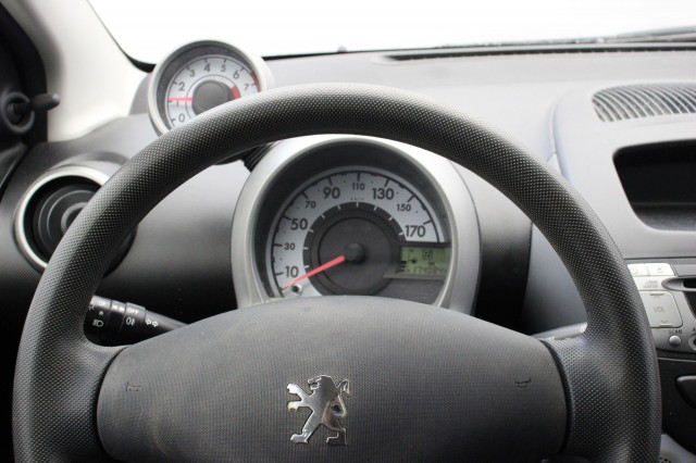 PEUGEOT 107 1.0-12V XS 5 Deurs Automaat - , Autobedrijf Zieleman, Nieuwleusen