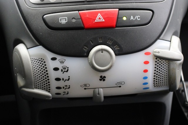 PEUGEOT 107 1.0-12V XS 5 Deurs Automaat - , Autobedrijf Zieleman, Nieuwleusen