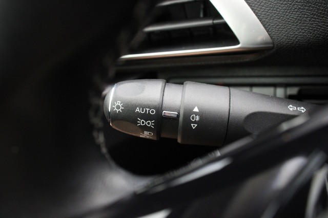 PEUGEOT 3008 1.2 PureTech Allure - , Autobedrijf Zieleman, Nieuwleusen
