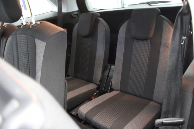 PEUGEOT 5008 1.2 PureTech Advanced Grip Control Allure 7 Persoons - Carplay, Autobedrijf Zieleman, Nieuwleusen