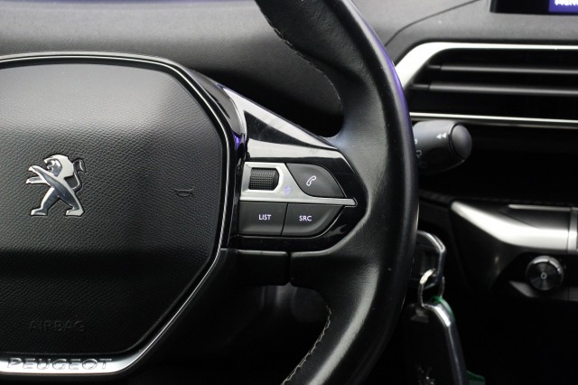 PEUGEOT 5008 1.2 PureTech Advanced Grip Control Allure 7 Persoons - Carplay, Autobedrijf Zieleman, Nieuwleusen