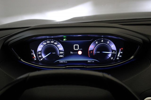 PEUGEOT 5008 1.2 PureTech Advanced Grip Control Allure 7 Persoons - Carplay, Autobedrijf Zieleman, Nieuwleusen