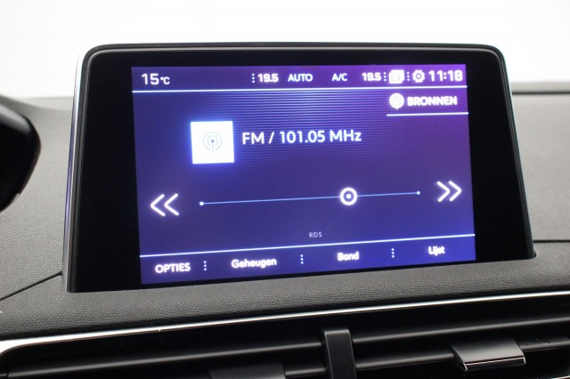 PEUGEOT 5008 1.2 PureTech Advanced Grip Control Allure 7 Persoons - Carplay, Autobedrijf Zieleman, Nieuwleusen