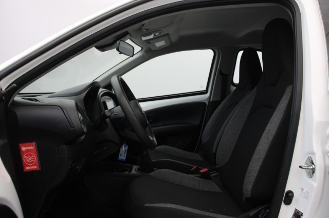 TOYOTA AYGO X 1.0 VVT-i MT - Carplay, Cruise, Airco, Autobedrijf Zieleman, Nieuwleusen