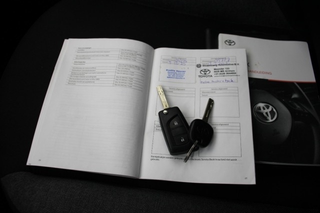 TOYOTA AYGO X 1.0 VVT-i MT - Carplay, Cruise, Airco, Autobedrijf Zieleman, Nieuwleusen