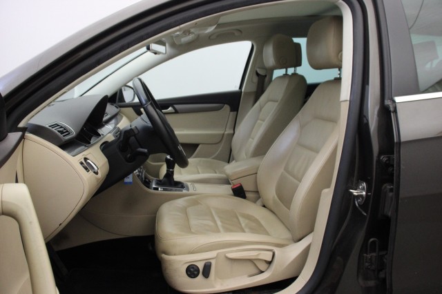 VOLKSWAGEN PASSAT Variant 1.6 TDI R-line BlueMotion - , Autobedrijf Zieleman, Nieuwleusen