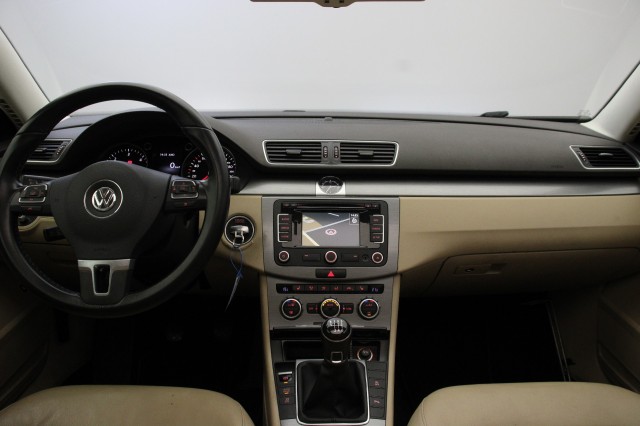 VOLKSWAGEN PASSAT Variant 1.6 TDI R-line BlueMotion - , Autobedrijf Zieleman, Nieuwleusen