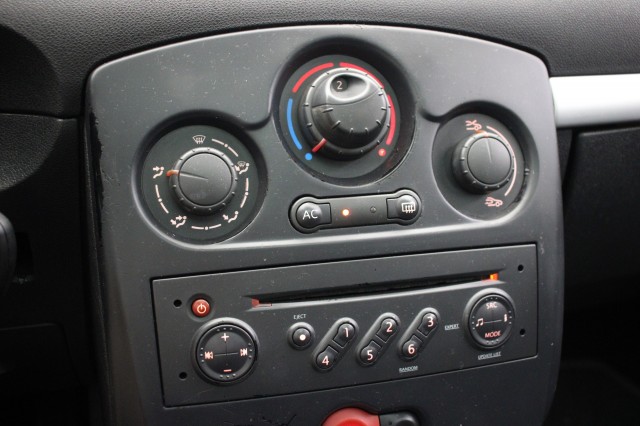 RENAULT CLIO 1.4-16V Dynamique Luxe - , Autobedrijf Zieleman, Nieuwleusen