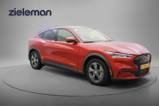 FORD MUSTANG MACH-E AWD 75 Kwh - Panorama, Camera, Lichtmetalen Velgen, Carplay, Autobedrijf Zieleman, Nieuwleusen
