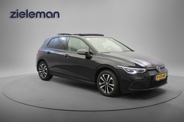 VOLKSWAGEN GOLF 1.5 TSI - Panorama, Carplay, Digitaal Cockpit, Camera, Stoelverwarming, Autobedrijf Zieleman, Nieuwleusen