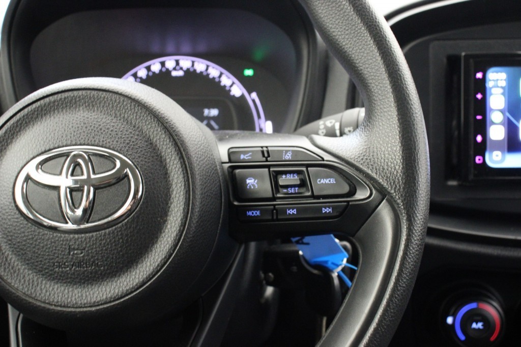 TOYOTA, AYGO X
